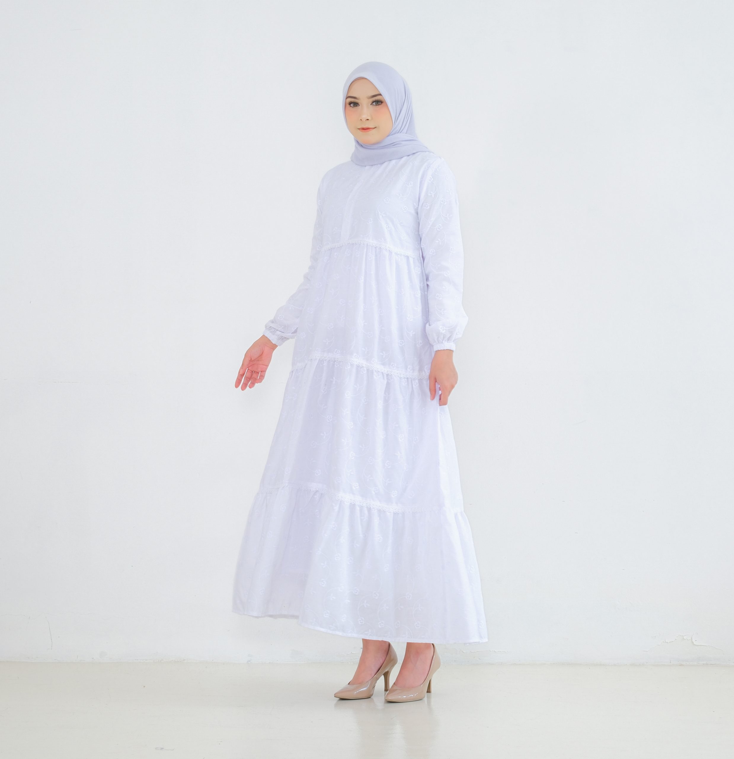 Gamis Putih Rempel Umpak Effais Perlengkapan Umroh Wanita 1 Gamis Putih Rempel Umpak Effais Perlengkapan Umroh Wanita
